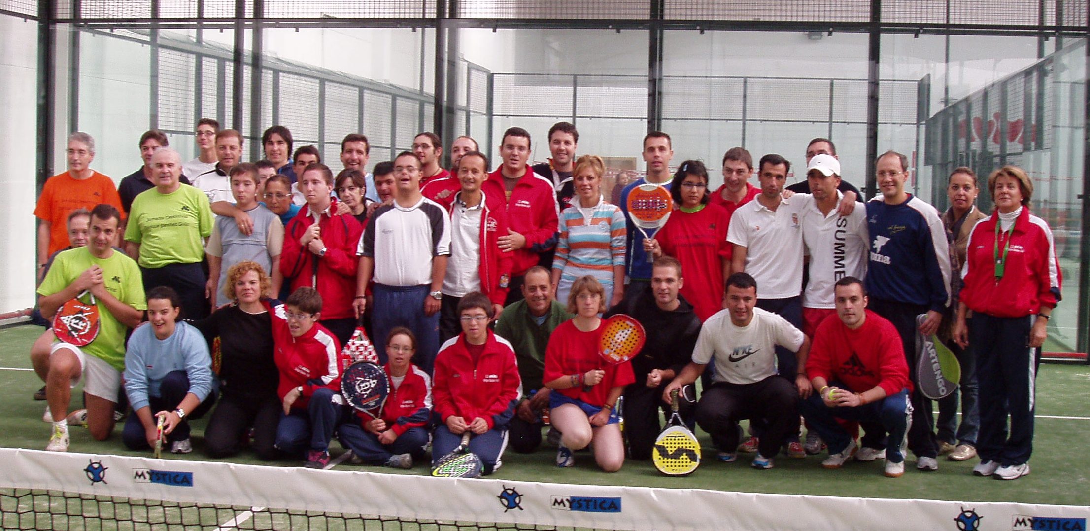 foto familia III torneo padel aviva